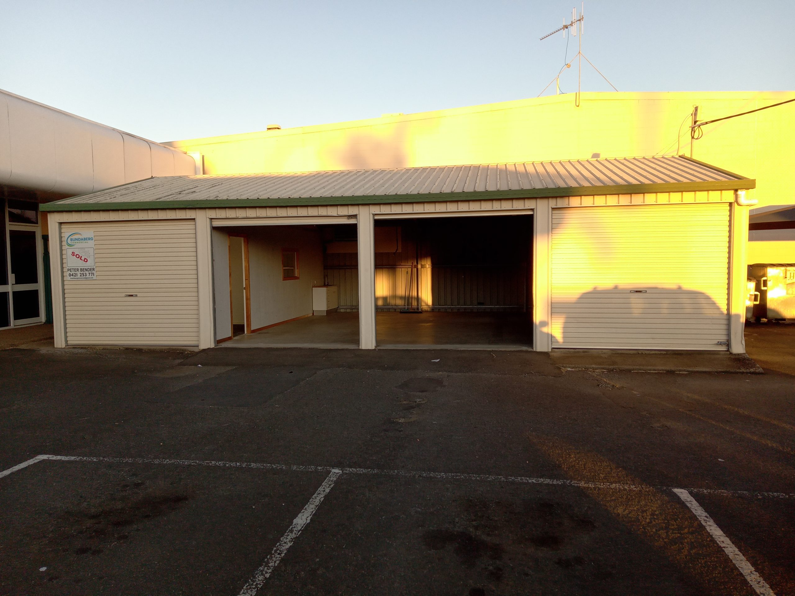 Bundaberg Commercial 4 bay shed including office available in Avoca (West Bundaberg)